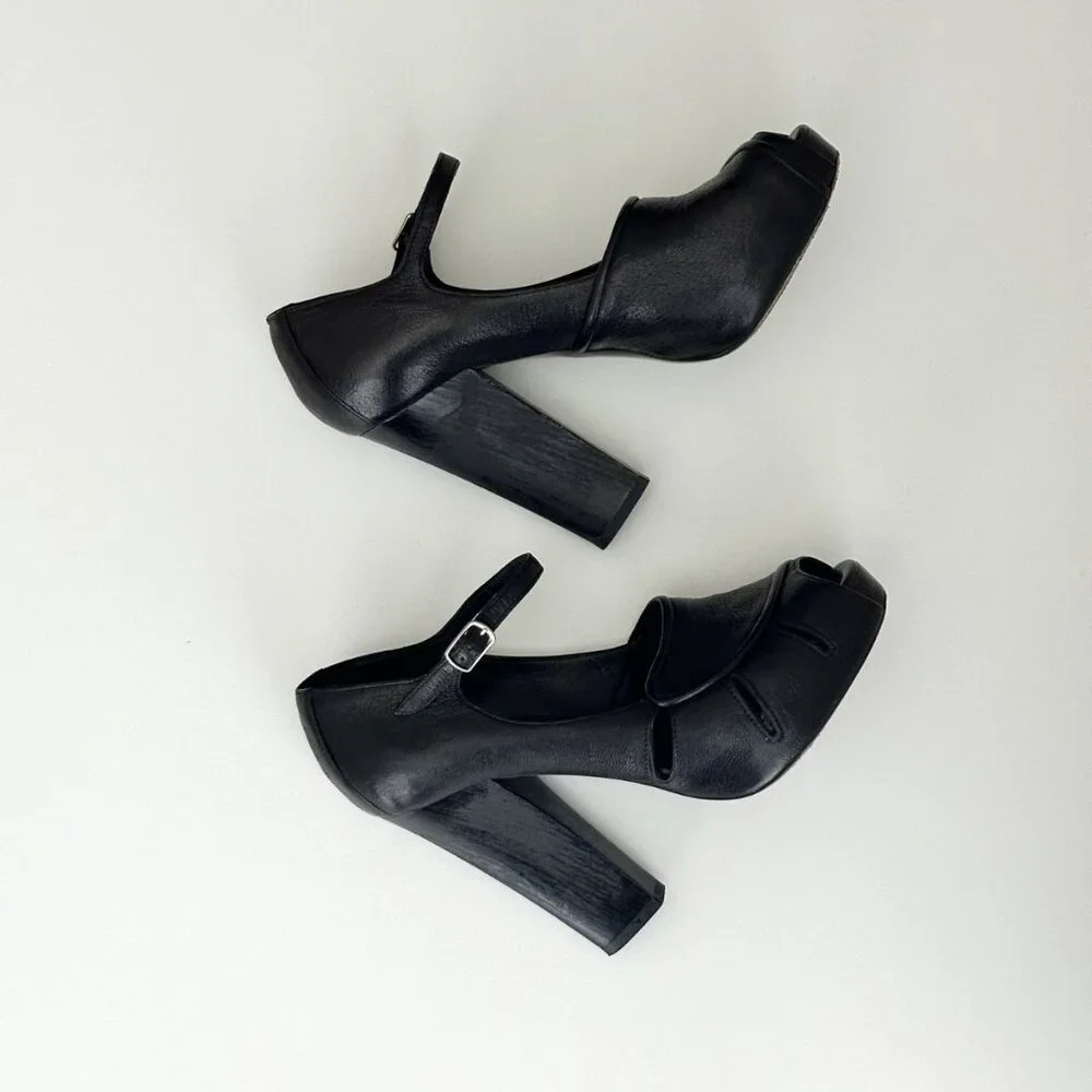 Vintage CHLOE Black Leather Ankle Strap Mary Jane Platform Heels Size 38.5